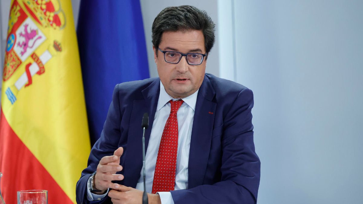 El ministro de Transformación Digital, Óscar López durante una rueda de prensa