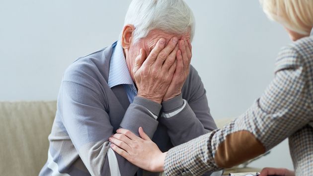 Un anciano de 78 años con Parkinson pide un préstamo para comprar un colchón pero le engañan y ahora la Justicia condena al vendedor