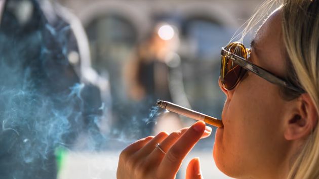 Los hosteleros emiten un comunicado por la prohibición del tabaco en terrazas y avisan del daño a la imagen de España