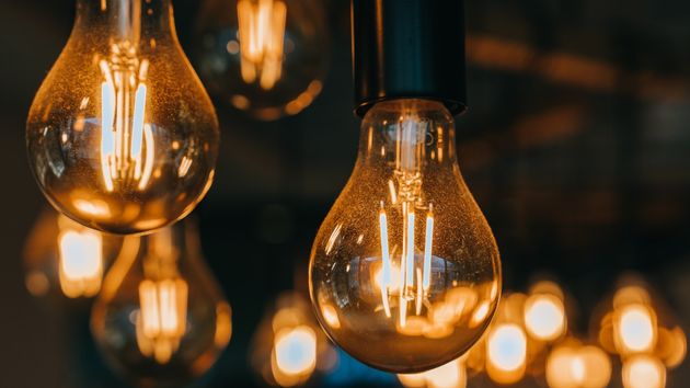 El precio de la luz hoy viernes 1 de agosto de 2025: las horas más baratas y caras dentro del PVPC