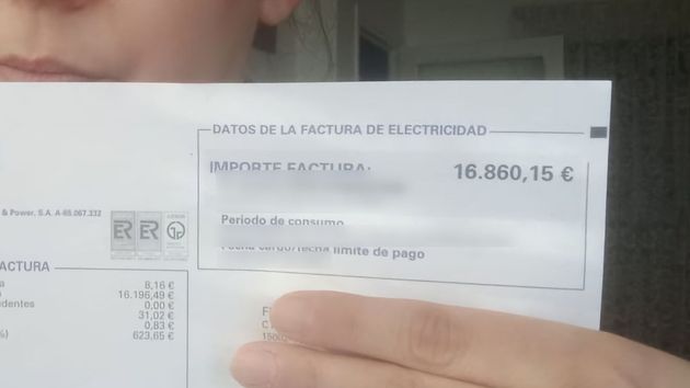 Una jubilada pierde en la factura de la luz 3.208 euros de bonificación tras el fallecimiento de su marido: la justicia lo avala