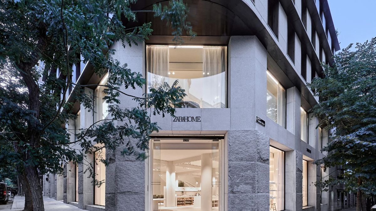 Una fachada de una tienda de Zara