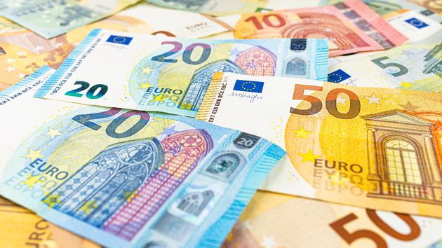La ayuda de hasta 1.000 euros para familias con hijos sin límite de edad ni rentas: deben cumplir dos requisitos