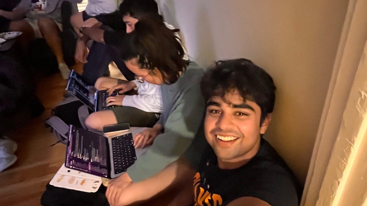  Daksh Gupta, de solo 22 años