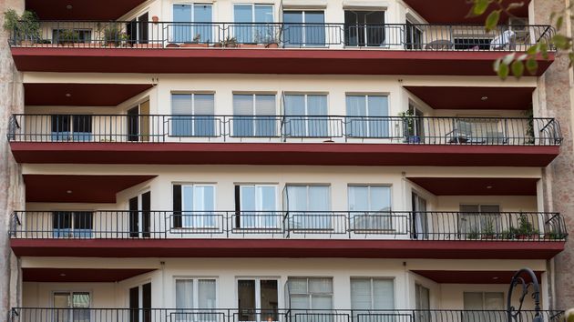 Instan a los hogares españoles a mantener las persianas y cortinas cerradas en estos momentos del día: al menos hasta la próxima semana