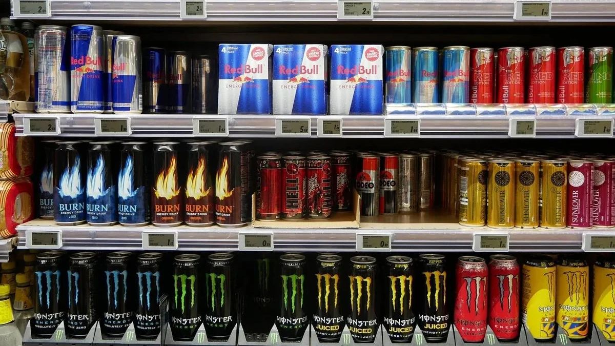 Bebidas energéticas en un supermercado