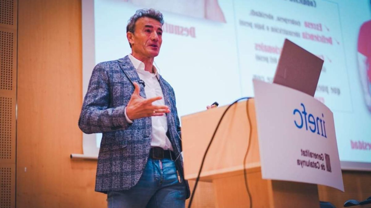 Felipe Isidro, catedrático