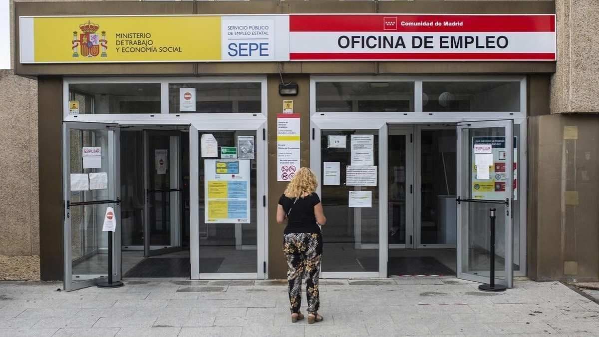 Puerta de la oficina del SEPE