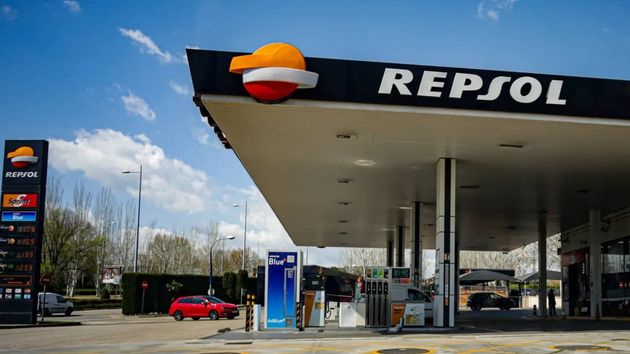 El precio de la gasolina da un giro de 180 grados al tocar mínimos y el diésel se vende a 1,03 euros en estas gasolineras