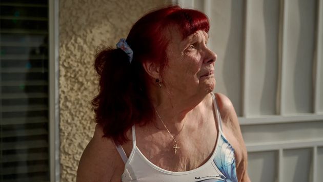 Una mujer de 80 años sigue trabajando porque no puede jubilarse: “solo tengo 31 euros en mi cuenta, pero me siento afortunada”