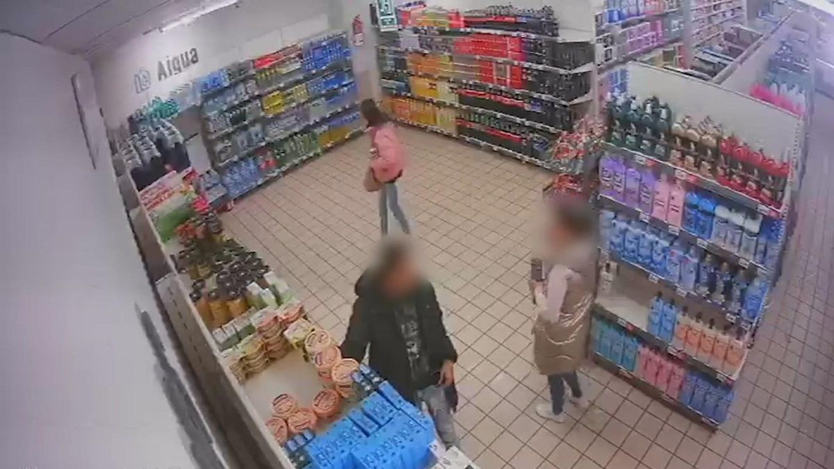 un robo captado por las cámaras de un supermercado