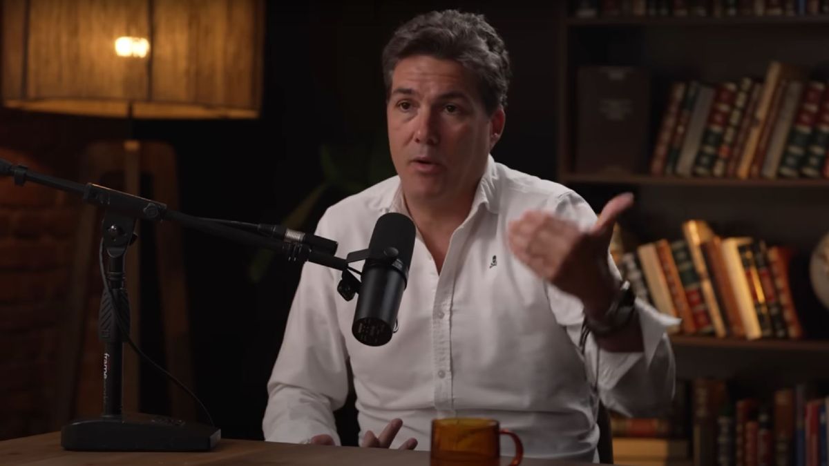 Gustavo Martínez asesor financiero en el podcast