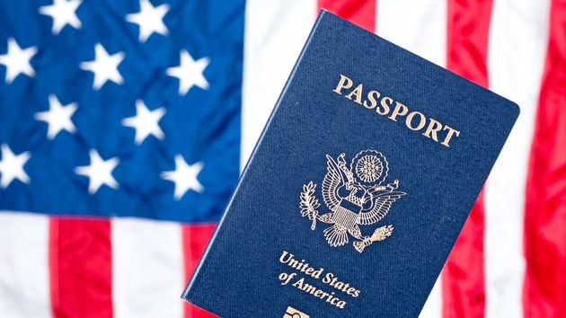 El Servicio de Inmigración de Estados Unidos investiga esto antes de conceder la ciudadanía