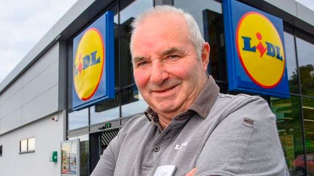 Lidl busca cajeros para sus supermercados: hay empleo fijo para personal sin experiencia ni estudios superiores