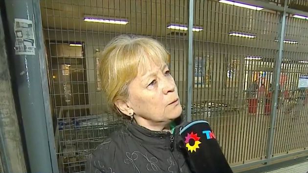 Una jubilada (67 años) que trabajó toda su vida: “antes iba de voluntaria al comedor de la iglesia, hoy voy a que me ayuden con la comida”