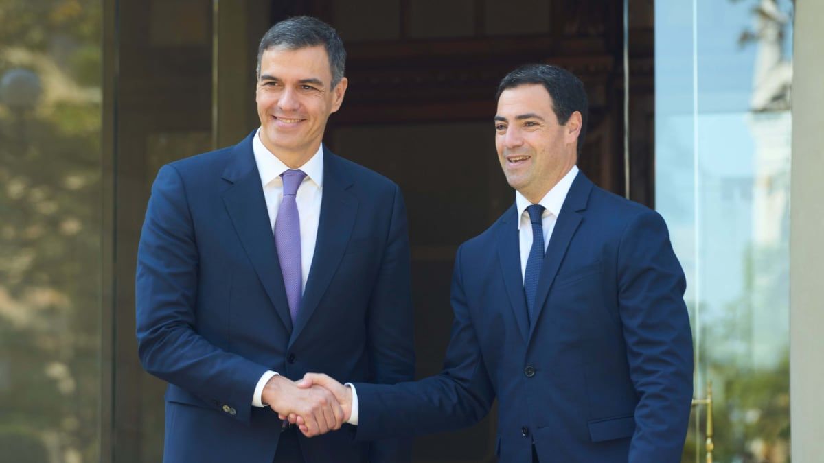 El presidente del Gobierno, Pedro Sánchez, y el Lehendakari, Imanol Pradales