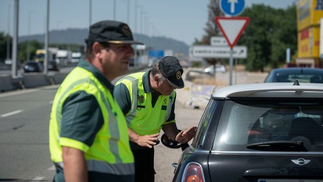La DGT está poniendo multas de 200 euros para acabar con el “icing”: un comportamiento cada vez más común entre los conductores