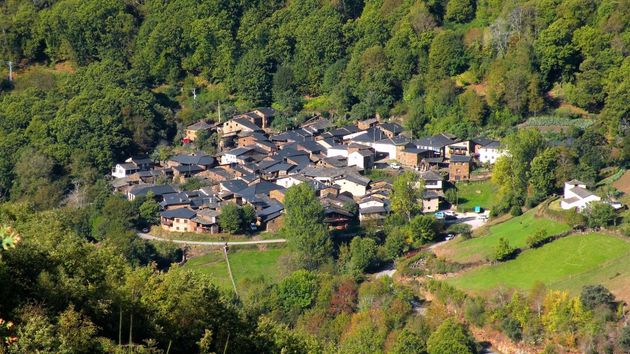 Se buscan nuevos vecinos en este bonito pueblo gallego: casas desde 26.000 euros y grandes oportunidades para emprender