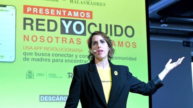 Laura Baena (44 años) fundadora del Club de las Malasmadres: “el curso empieza con un permiso parental sin remunerar y el 'apáñatelas como puedas' de las empresas”