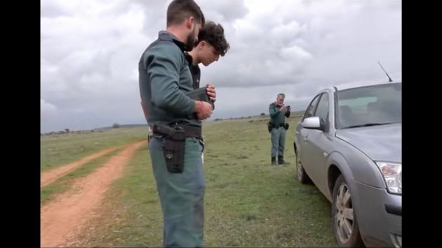 La Guardia Civil encuentra un coche abandonado en el campo y no tarda ni un minuto en actuar: “el dueño no debe ser muy listo”
