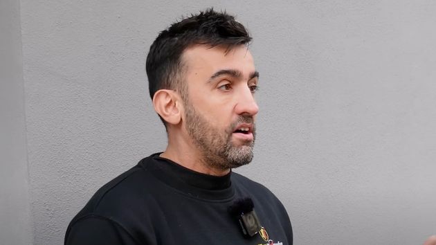 Quique, mecánico: “Dormía en la calle y monté mi negocio con 3.000 euros prestados… ahora puedo ganar 15.000 euros al mes”