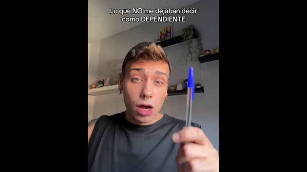 Unay Ferrer, dependiente: “Hay una cosa que no me dejaban decir en voz alta en las tiendas donde he trabajado, que eran muy famosas”