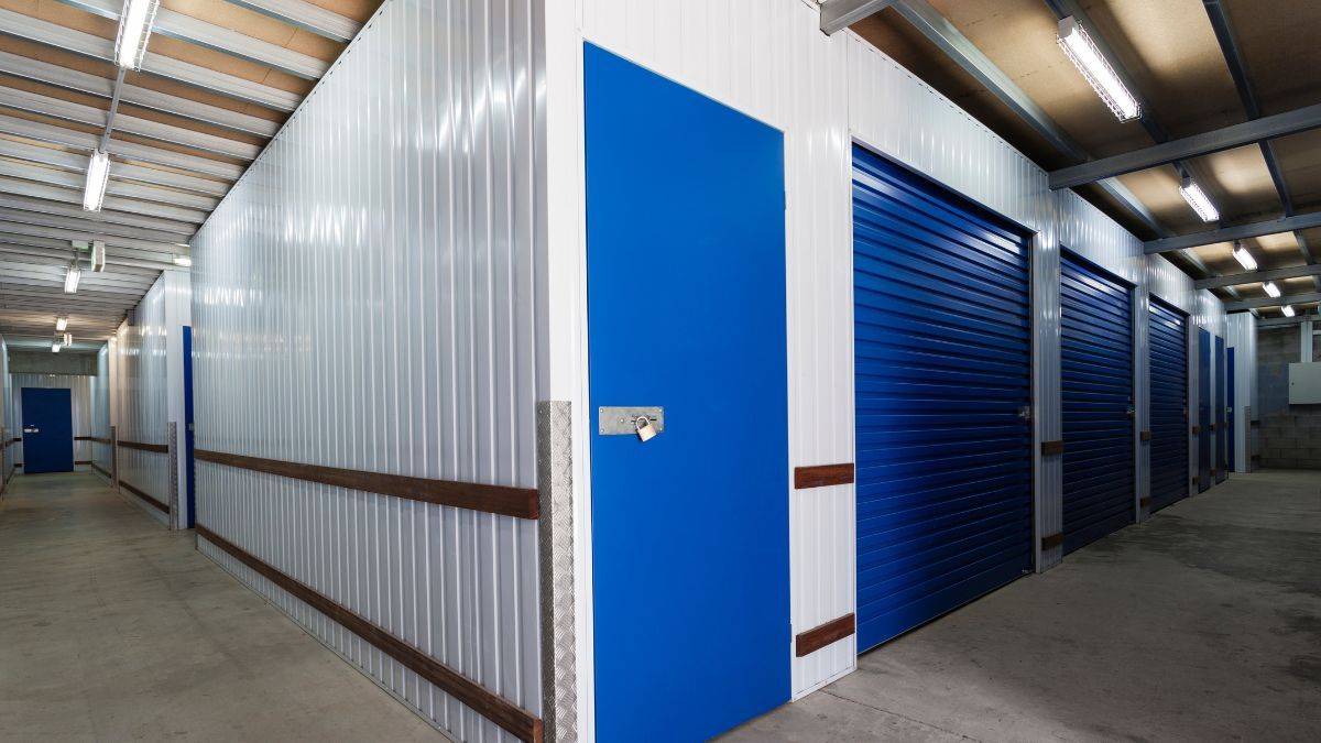 Puertas de los trasteros de un edificio