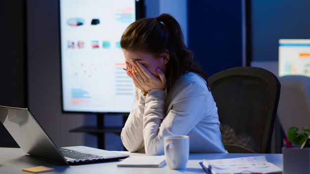 ¿Qué es el síndrome del trabajador quemado? Causas, síntomas y cómo superarlo