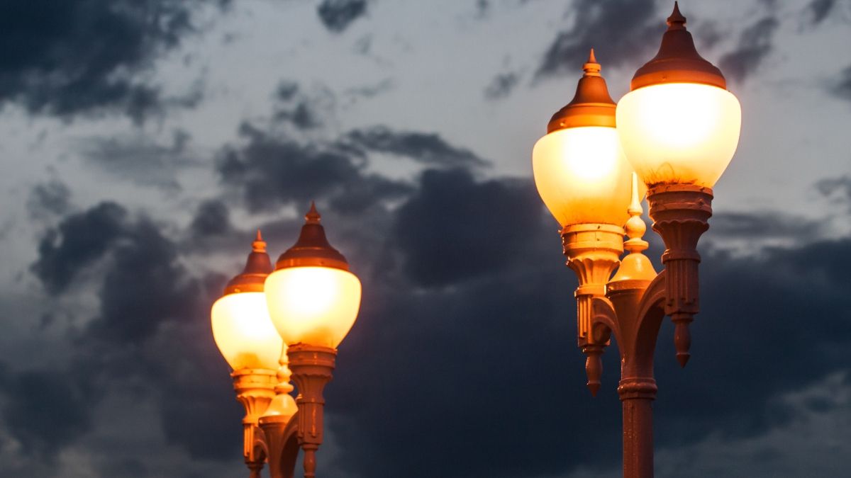 farolas encendidas precio luz