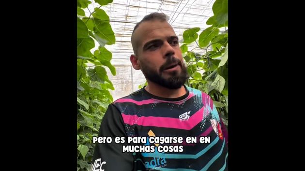 Juan Miguel, agricultor: “Cuando compréis pepino en estas semanas, que sepáis que nos lo están pagando a 40 céntimos. Ni para cubrir costes. Es para cagarse en muchas cosas”