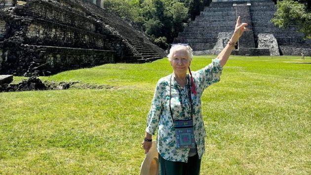 Kandy García (90 años) jubilada mochilera: “Te gastas menos viajando de mochilera que viviendo de buena vida en España”