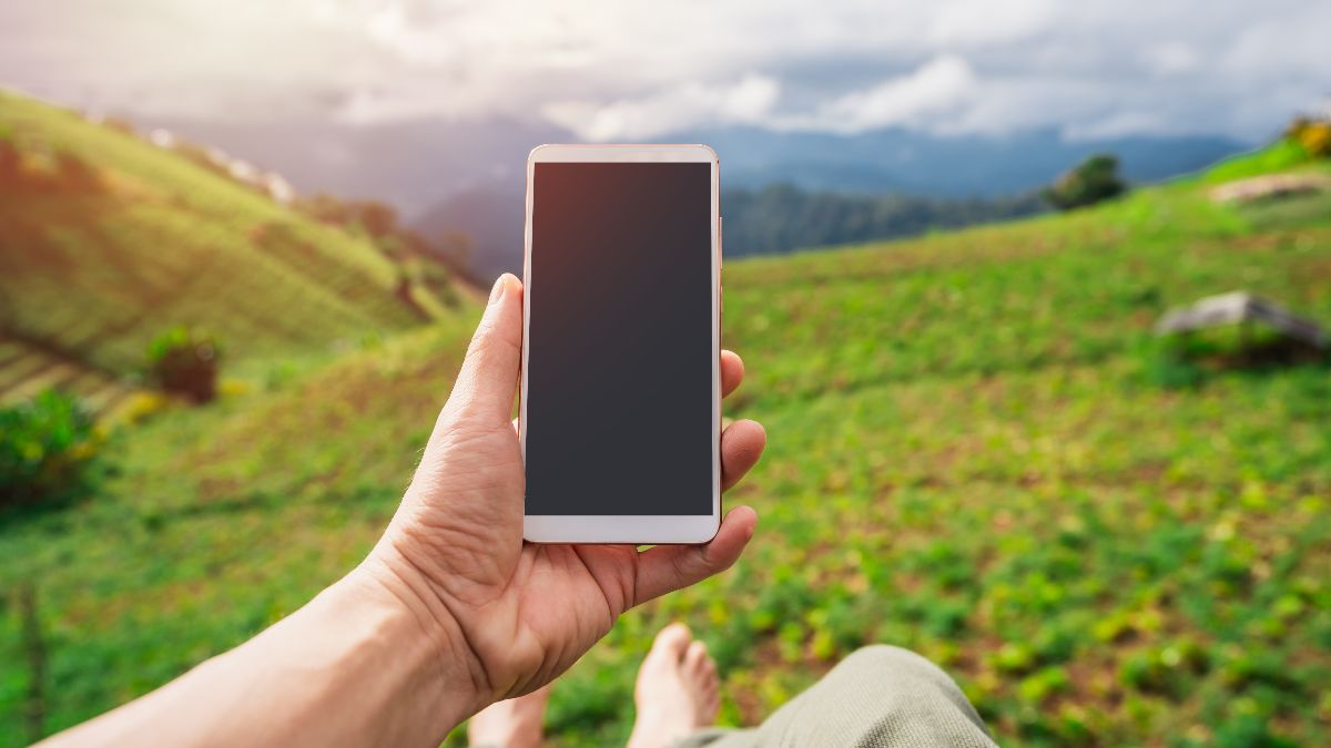 Un teléfono sin conexión en el monte