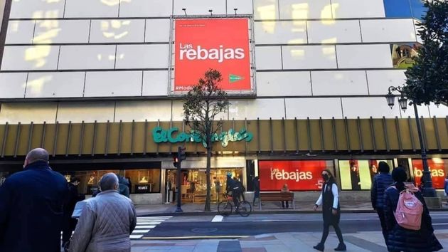 El Corte Inglés despide a una trabajadora que usó cupones descuento generados por una compra de 1.439,08 euros de uniformes para la Banda de Música: es procedente