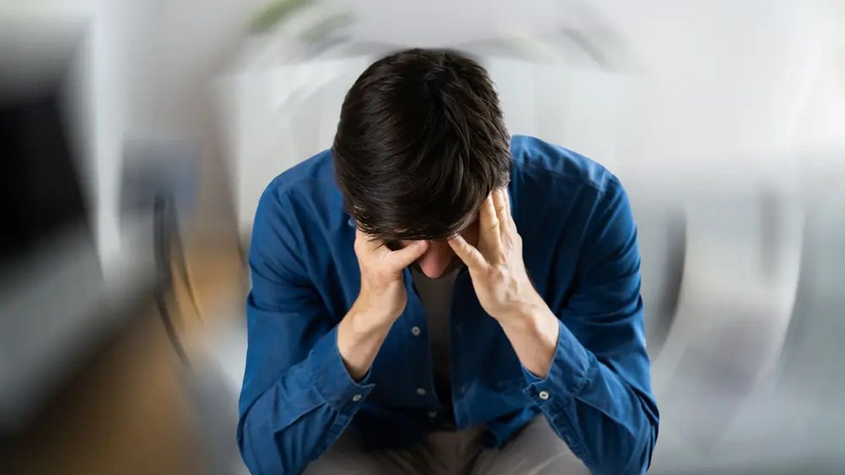 Una persona con vértigos 