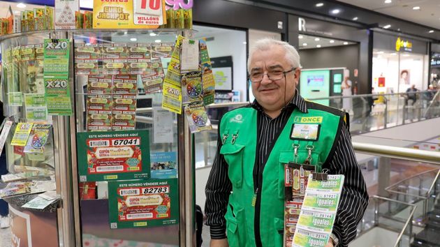 Un vendedor de la ONCE es despedido por acoso sexual a 2 trabajadoras: "Ojalá tuviera 30 años menos para enseñaros lo que os deberían dar"