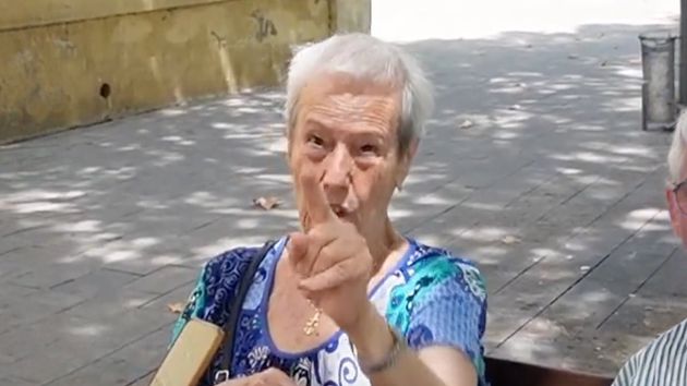 Varios jubilados mayores de 80 años no se cortan al dar consejos: “empezamos a trabajar a los 9 años, antes luchábamos por sobrevivir, ahora los jóvenes viven de sus padres”