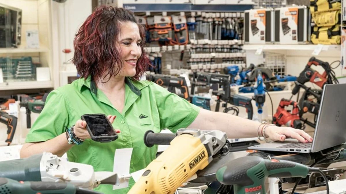 Una trabajadora de Leroy Merlin