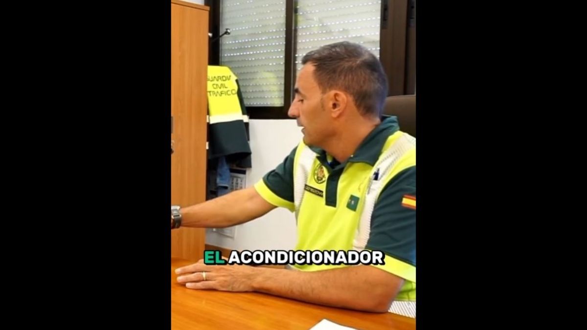 El guardia Civil en el video de TikTok durante una entrevista