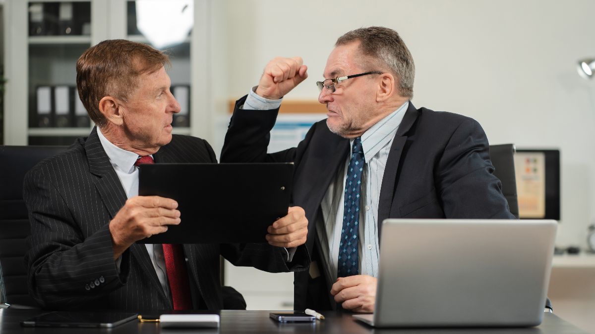 Un jefe cabreado con su empleado