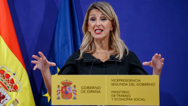 Yolanda Díaz encarga a los expertos del SMI calcular dos subidas para 2026 con y sin tributación fiscal: quedará en manos de Hacienda