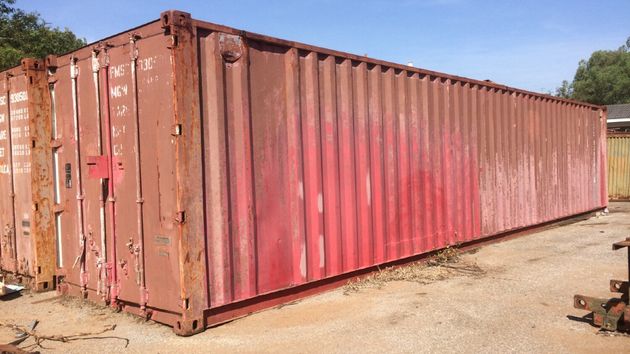 Apuesta 3.200 euros por un contenedor cerrado: en su interior había un modelo icónico de los años 80