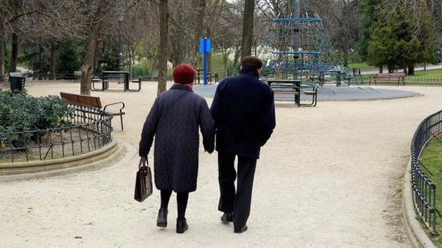 Las pensiones de jubilación son más favorables para los que han trabajado menos de 36 años y medio