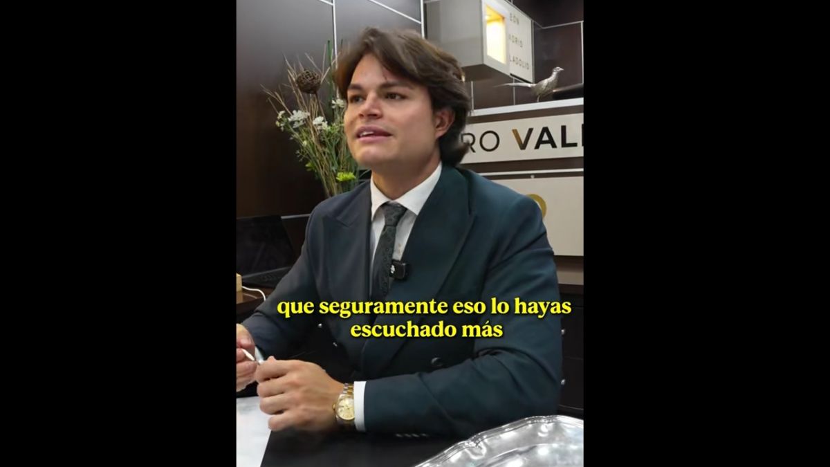 Isaac Sánchez durante el vídeo de Tiktok