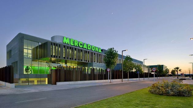 Mercadona busca personal fijo para sus oficinas con sueldos de hasta 4.900 euros