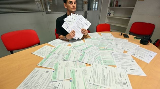 Un hombre vende su coche y debe pagar más de 8.000 euros por las multas de su nuevo propietario: “me está arruinando la vida”