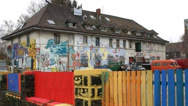 Los okupas ahora se están centrando en los jardines, barcos amarrados y terrenos privados: este es el motivo