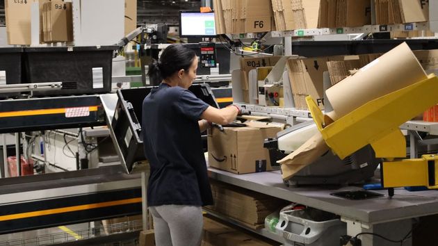 Amazon refuerza su apuesta con más de 2.000 empleos directos y nuevas contrataciones para la campaña navideña en uno de los mayores centros logísticos de España