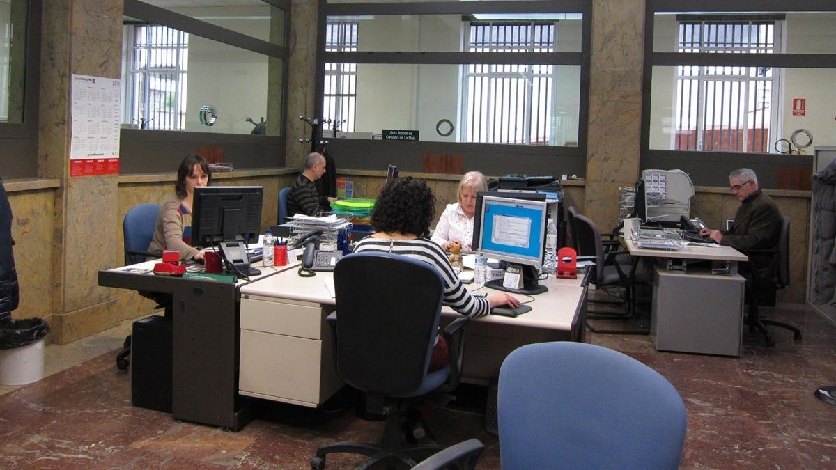 Una oficina de empleados públicos