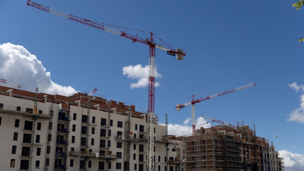 Edificios de viviendas en construcción 