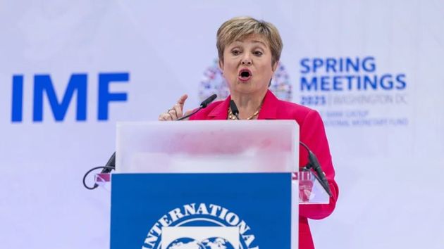 El FMI afirma que la economía mundial avanza “mejor de lo temido”, aunque la incertidumbre “está aquí para quedarse”